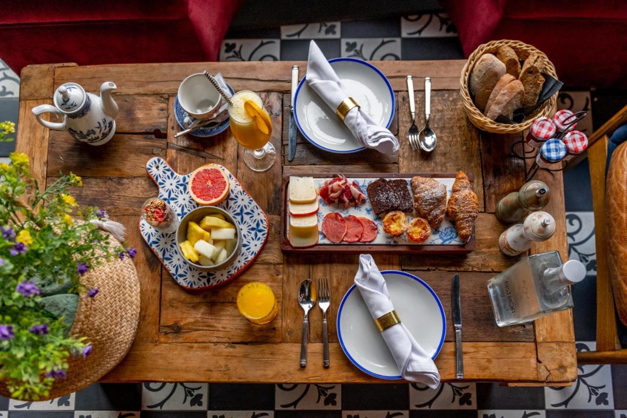 138 Liberdade Hotel Lisboa Exteriör bild A typical breakfast at the restaurant